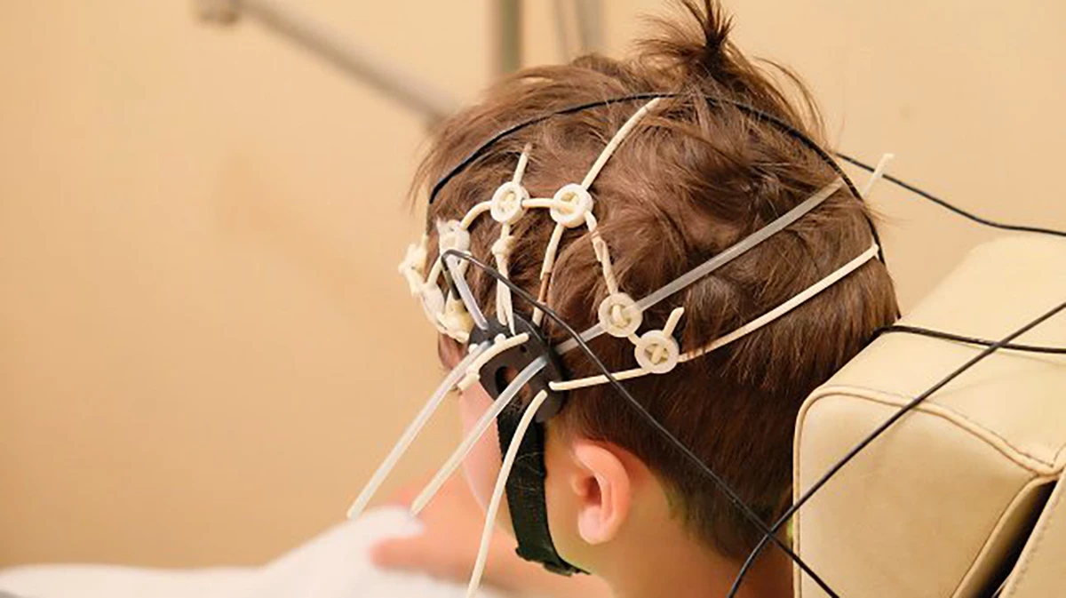 Hay sensores fisiolgicos elaborados para evaluar ciertas variables el estado de salud, como el electroencefalograma.